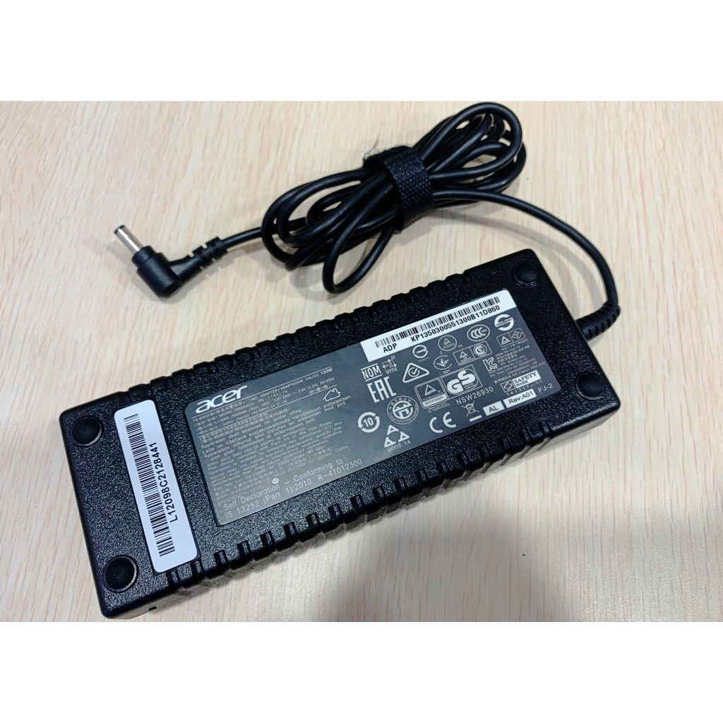 Adaptor Charger Acer Aspire V15 Nitro VN7-592 V5-591 19V 7.1A 135W