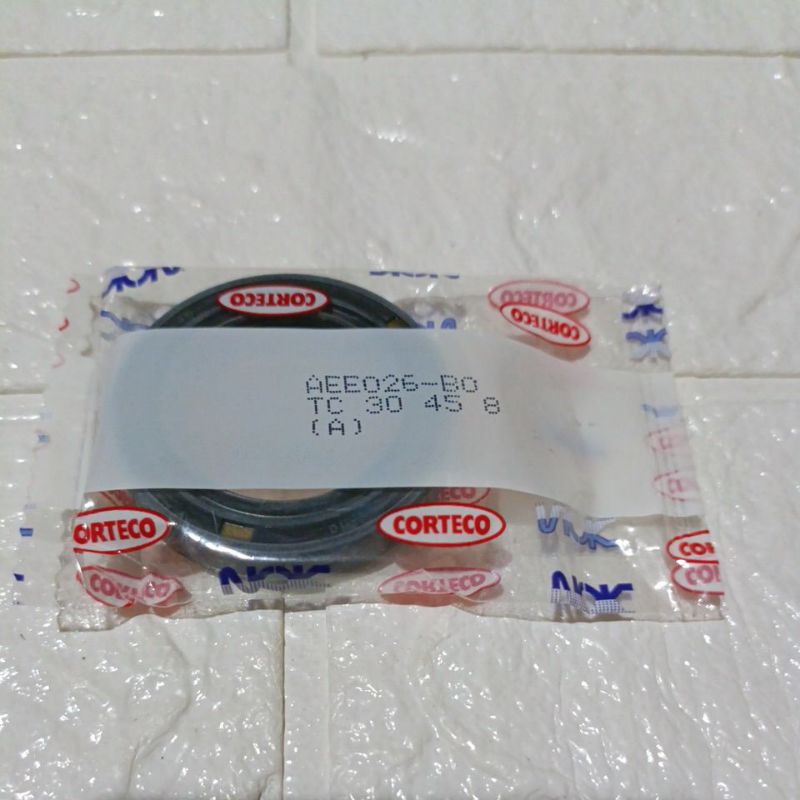 Oil seal Transmisi depan as kopling Kijang Kapsul Nok