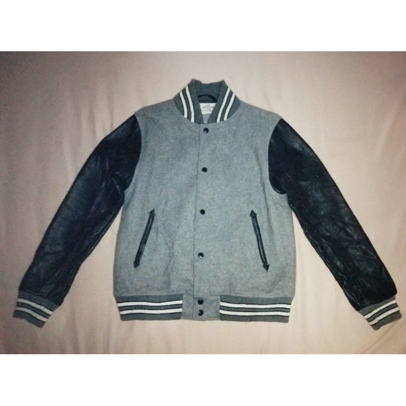 Jaket Varsiti lengan kulit
