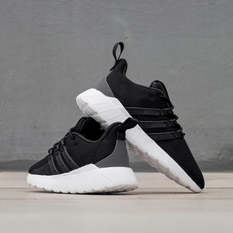 Adidas Questar Flow &quot;Black White&quot;