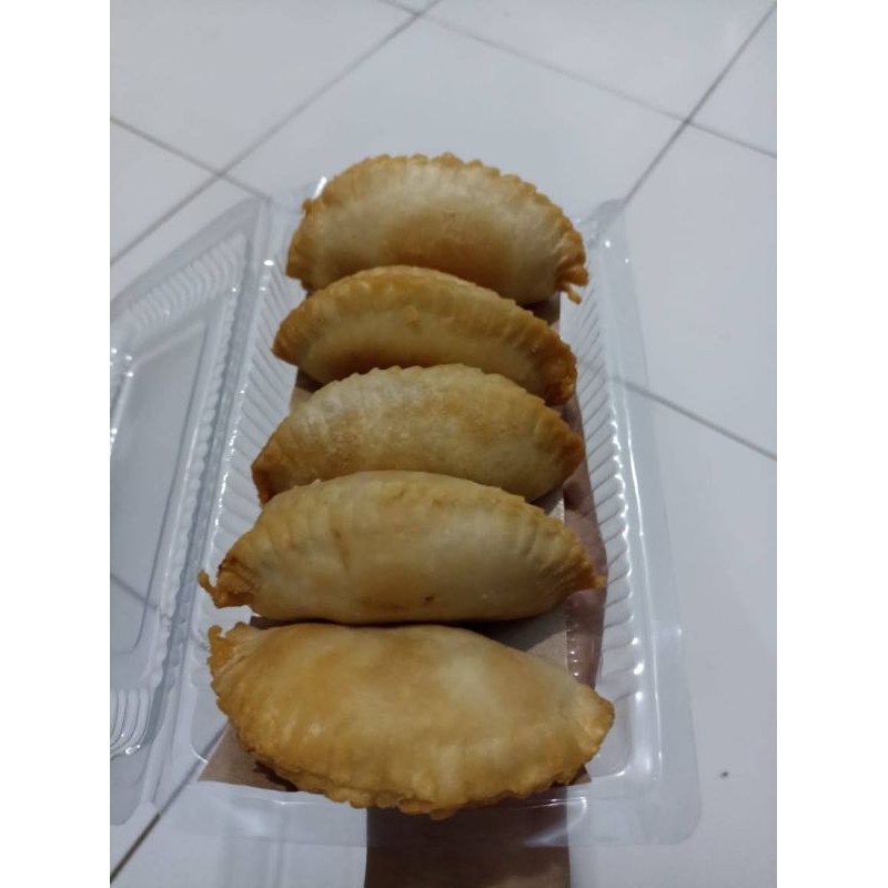 

cireng isi ayam suir pedas dlm bntuk frozenfood