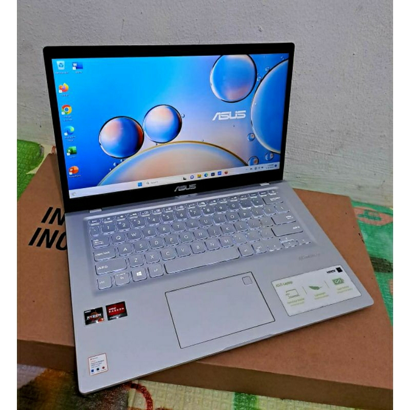 Laptop Asus Vivobook M415DARyzen 3 Ram 12 SSD 512
Garansi Resmi sampai Maret 2024