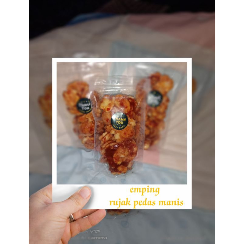 

emping rujak daun jeruk pedas manis bumbu lekoh 60gr-250gr