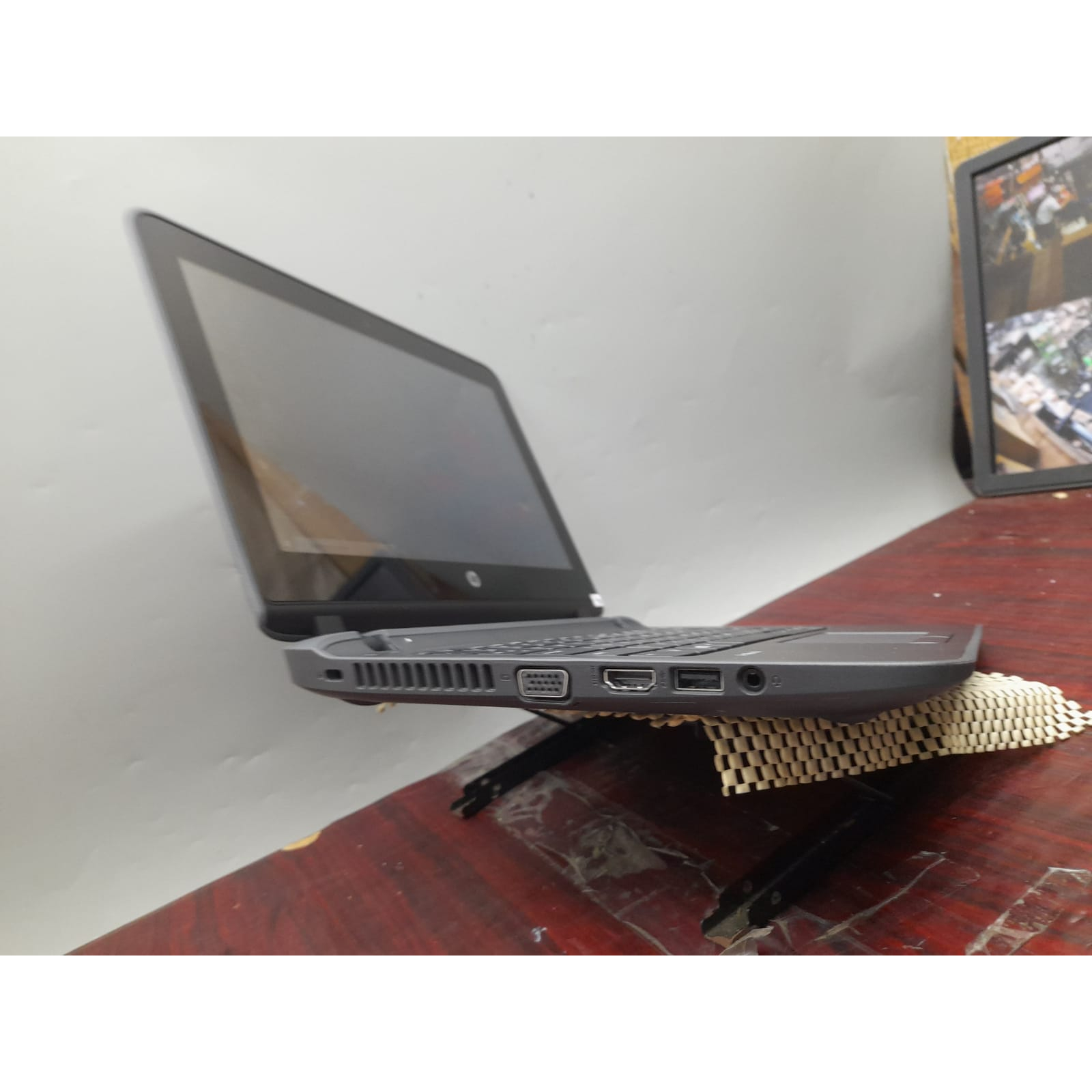 Laptop Touchscreen Core i7 Core i5 Core i3 Atom Berkualitas Murah