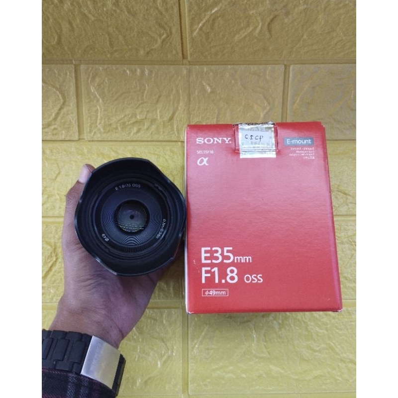 lensa 35mm f1.8 sony