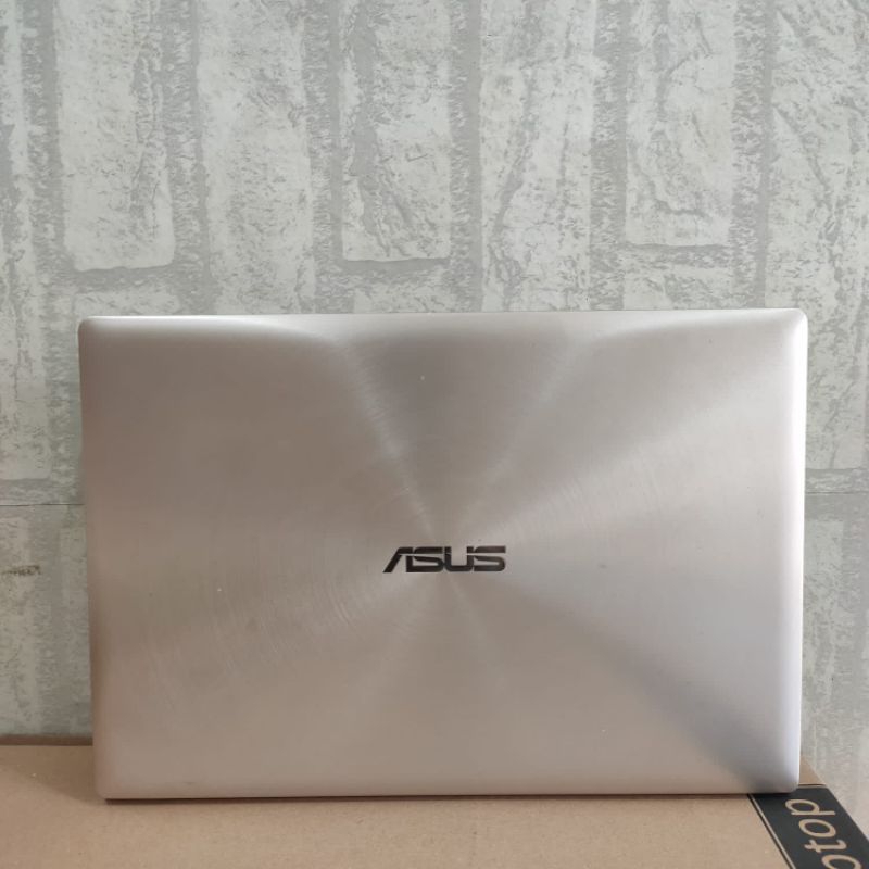 Laptop Asus Zenbook UX303U Cor i5-6200U FHD Keyboard backlight Slim ringan