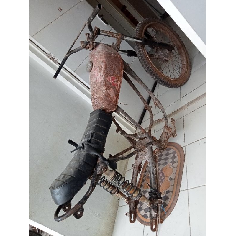 Rangka Yamaha dt 100  sett di foto semua