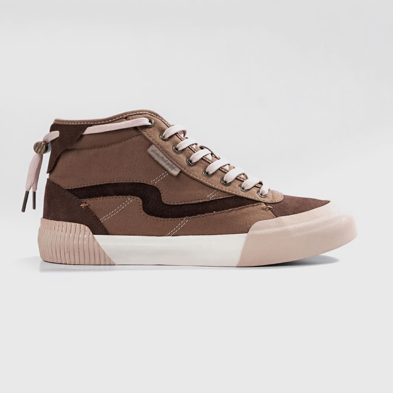 Patrobas x Nevertoolavish Size 39