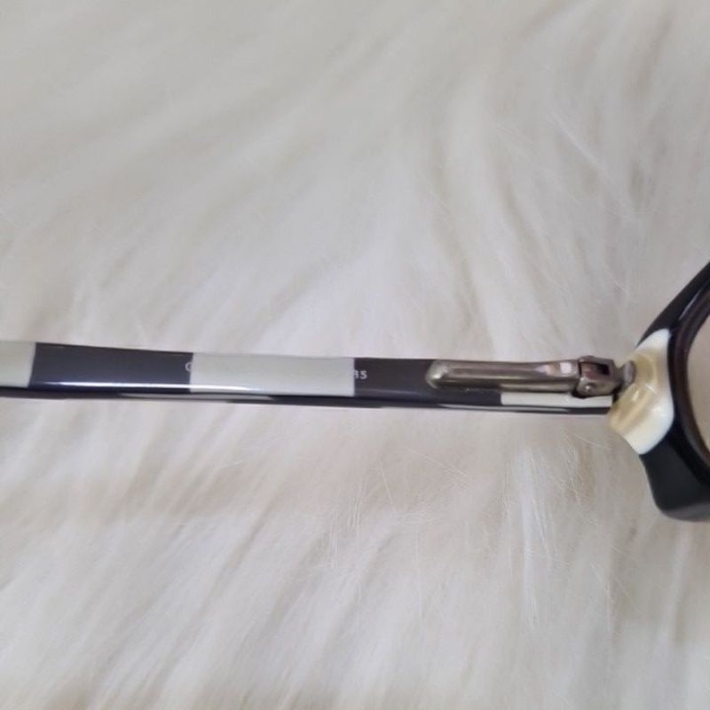 KACAMATA FRAME GUESS AUTH