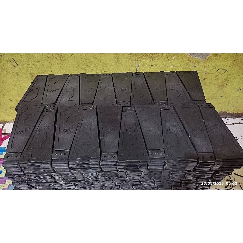 kaki pigura skrup cantolan(link 200pc)