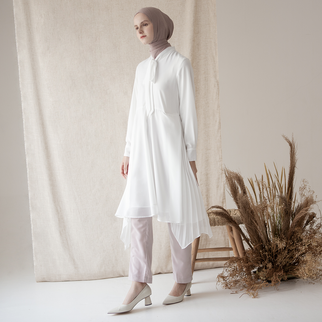 Aria by Aska Label - Tunik wanita plisket atasan blouse wanita aksen pita ikat di bagian leher dan plisket di bagian samping
