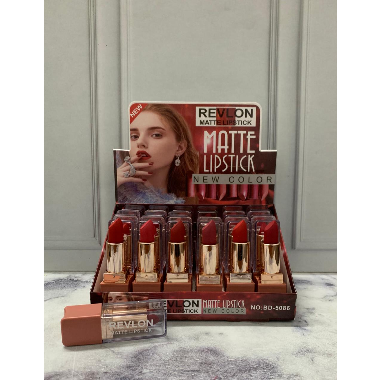 (LUSINAN) LIPSTIK REVLON