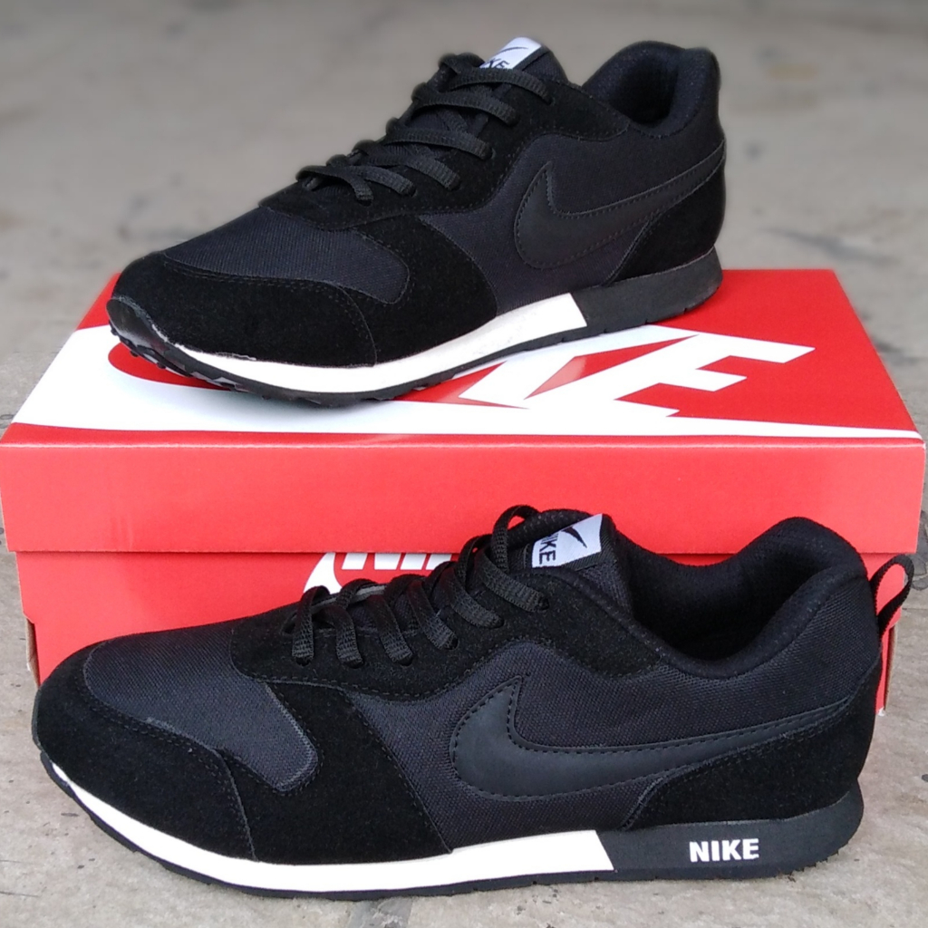 SEPATU SEKOLAH HITAM POLOS SOL PUTIH PRIA WANITA / SEPATU HITAM ALAS PUTIH