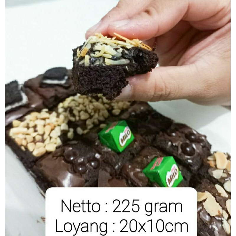 [COD]Brownies Fudgy Premium &quot;TOPING MIX RANDOM&quot; 18 Potong Panggang Enak Murah Nyoklat Shiny Crust