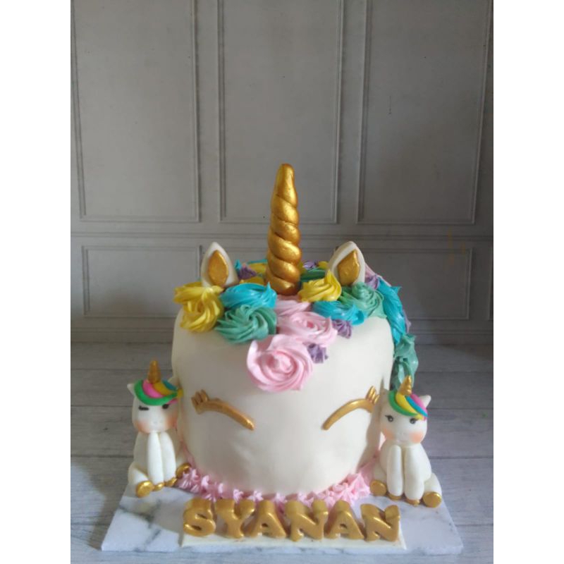 

Custom cake/kue ulang tahun 18cm fondan