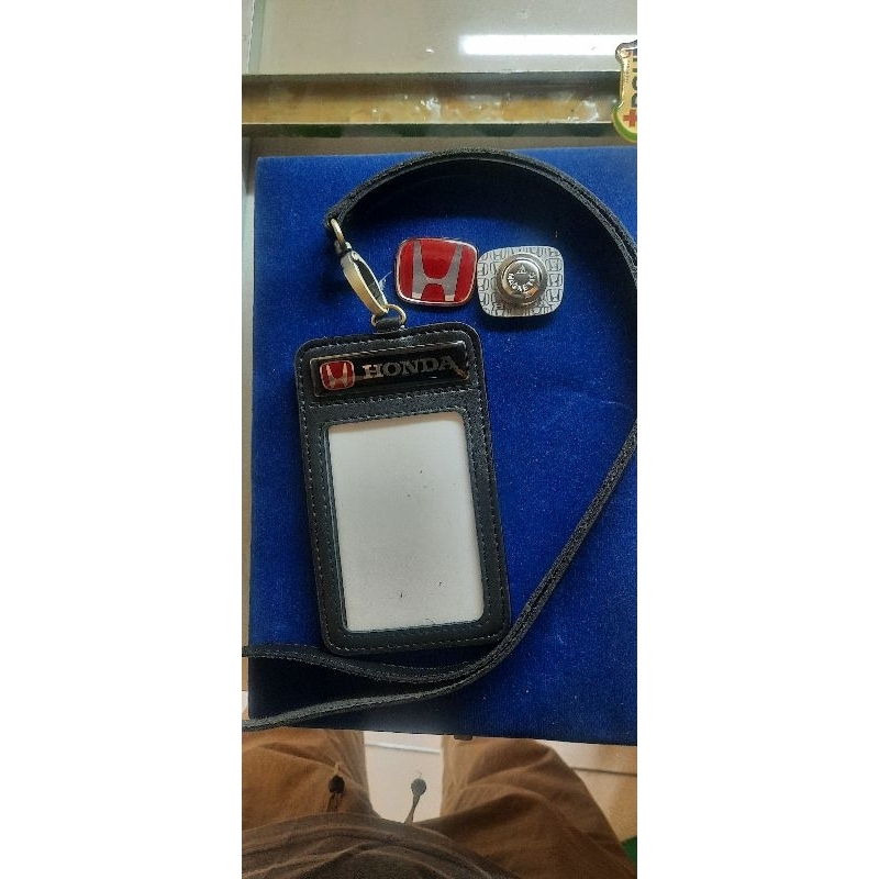

Pin Honda Eklusif dan Casing Kulit Id Card