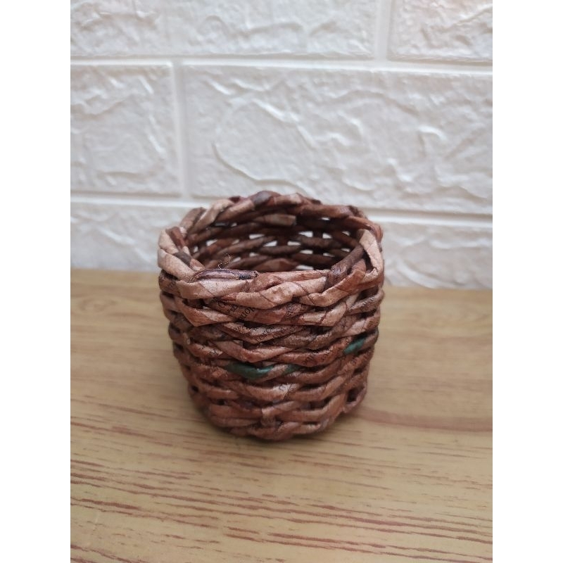 Keranjang astetic multiguna /pot bunga plastik/tempat pinsil/ alat2 menjahit ,kuas make up dll