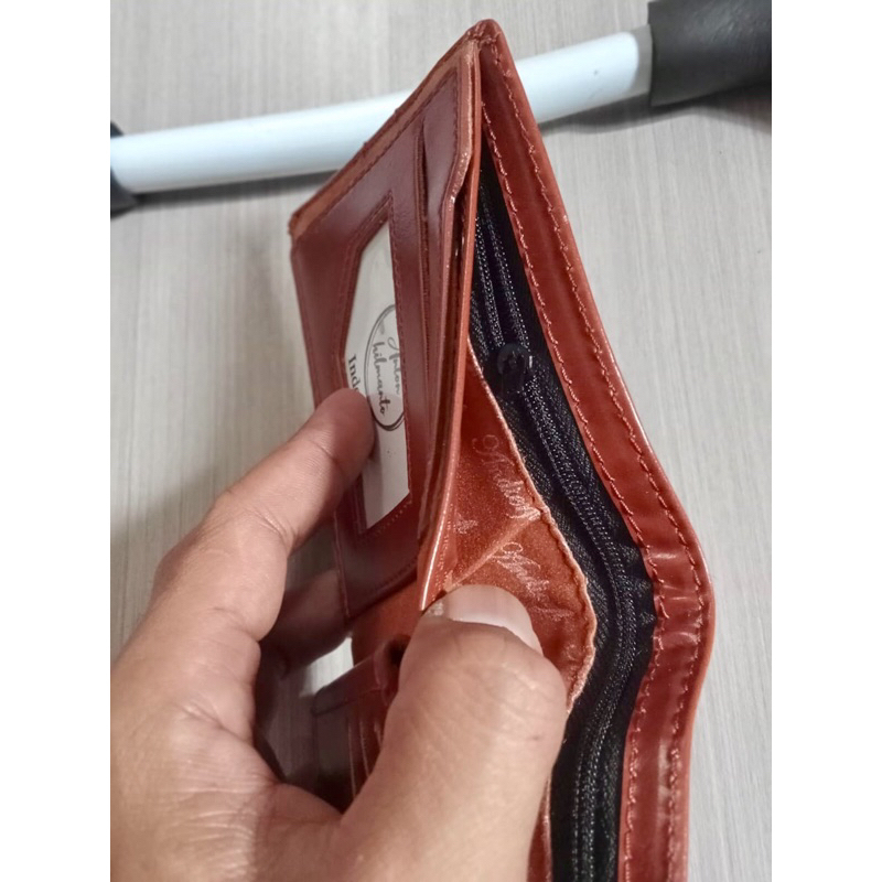 dompet keren berkualitas ukuran standar kecil dari anton hilmanto x AJM bahan kulit syntetis lokal berkualitas #dompet #dompetpria #dompetcowok #dompetkeren