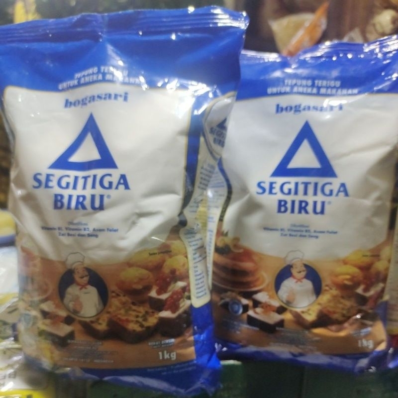 

terigu segitiga 1000 gr
