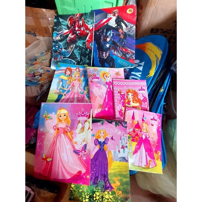 

BUKU TULIS 100LEMBAR SIZE KUARTO AL GOLD