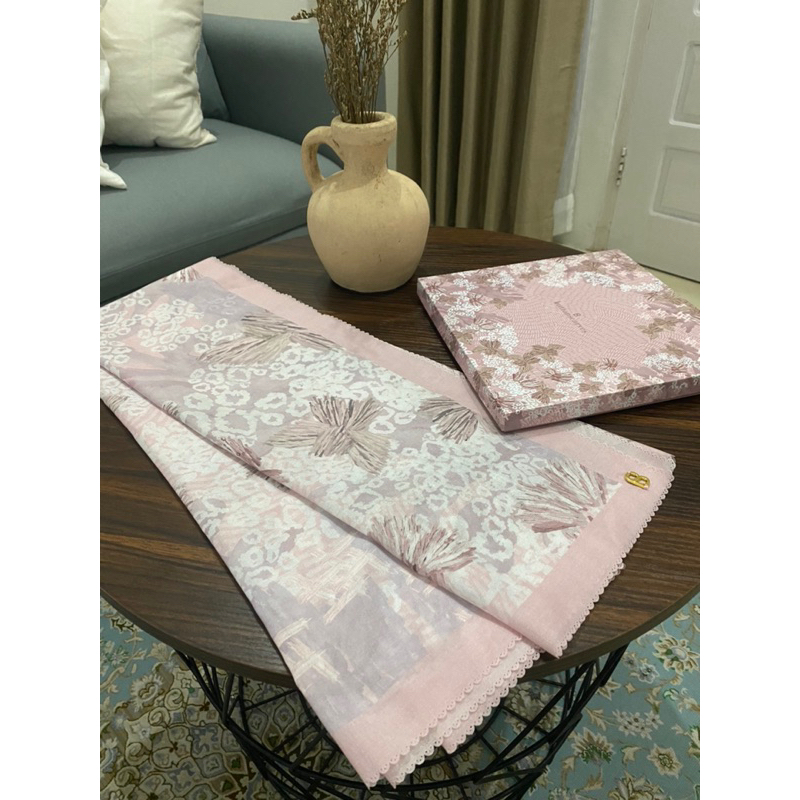 Buttonscarves Les Amities Reborn Peony