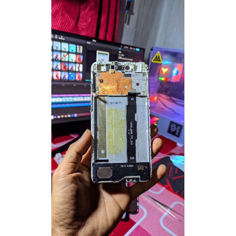 Frame / Tulangan Xiaomi Redmi note 5 A 5A Prime agak bengkok dan part lain bonus