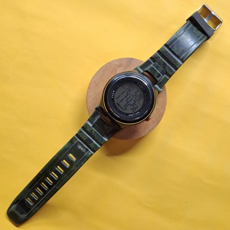 Rei touchscreen digital watch original