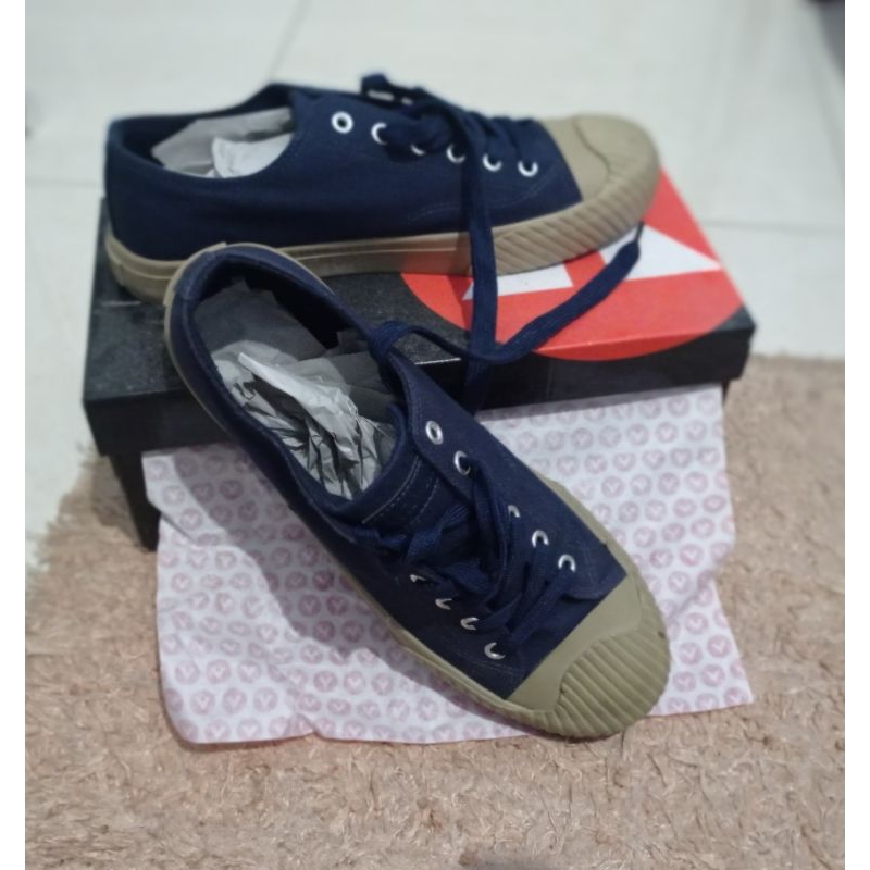 Sepatu merk Airwalk (Preloved)