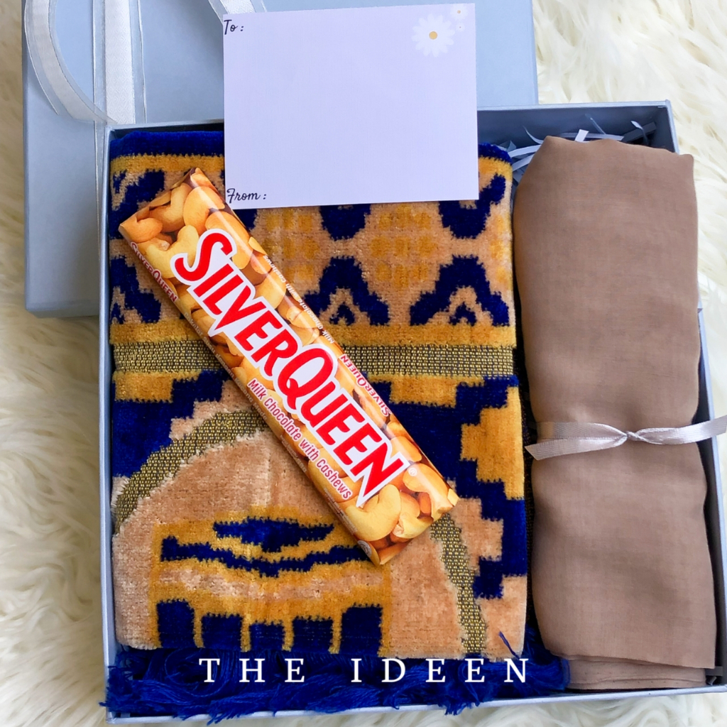 THE IDEEN - 007 - 05 HAMPERS BIRU CEWEK SAJADAH DAN HIJAB SEGI EMPAT FREE KARTU UCAPAN | GIFT SET HARD BOX PREMIUM AESTHETIC | KADO HARI GURU WISUDA GRADUATION ANNIVERSARY PERNIKAHAN ULANG TAHUN | BINGKISAN PARSEL SOUVENIR HADIAH WEDDING LEBARAN IDUL ADHA