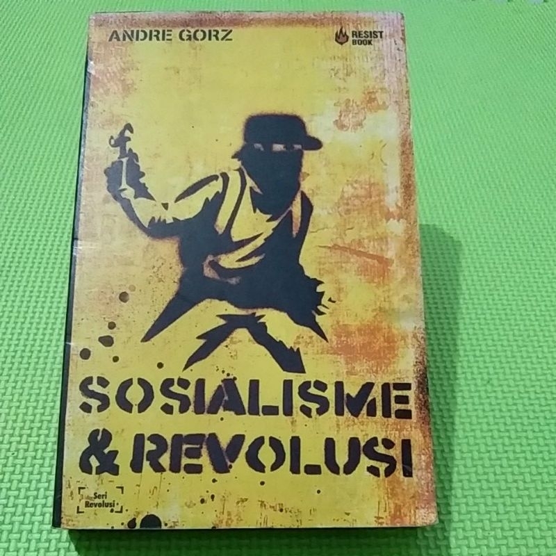 Sosialisme dan Revolusi - Andre G