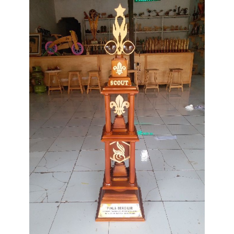 Piala pramuka/piala tunas kelapa/piala kayu /piala custom