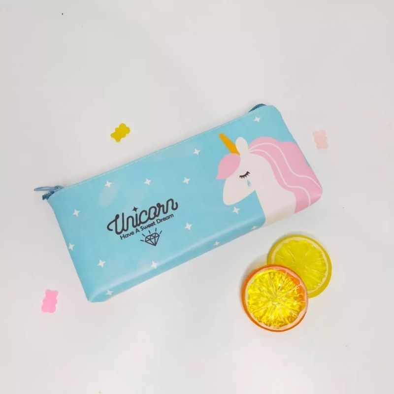 

KOTAK PENSIL MOTIF UNICORN