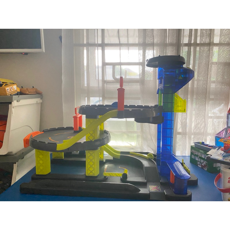 ELC Big City Garage Toy - Set Mainan Garasi Mobil Mainan Anak