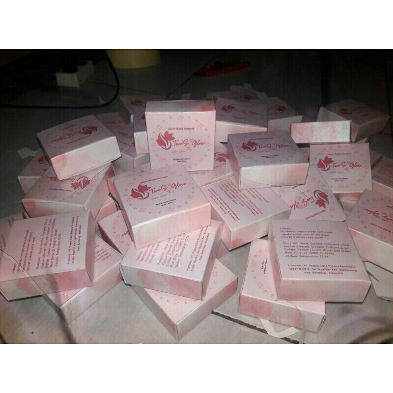 

dus box packaging ukuran 7,5x7,5x2,5cm (pxlxt) desain custom