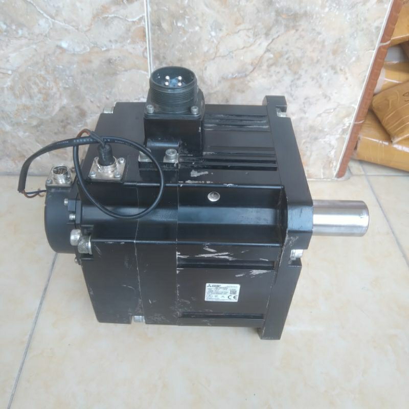 Ac Servo Motor Mitsubishi Type HG-352BJ 3.5Kw 2000Rpm