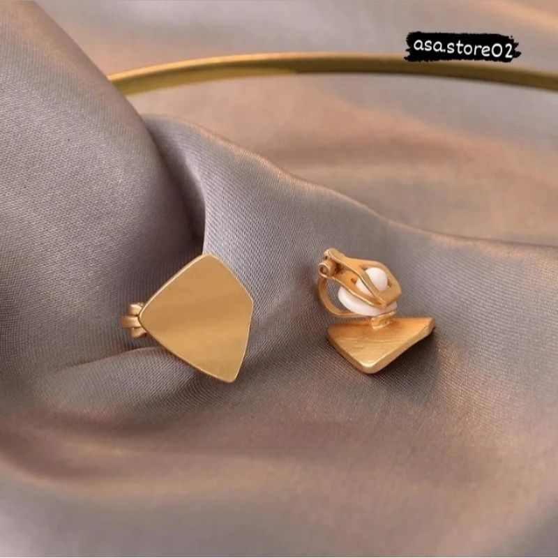 Anting Klip Golden Tanpa Tindik New/Anting Jepit Hijab