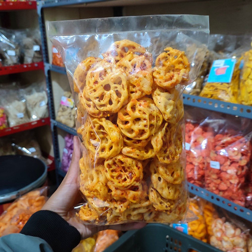 

Kerupuk Pedas Keriting / Seblak Mawar / Krupuk Sebring / Cemilan Pedas Kiloan 150Gr Isi Banyak