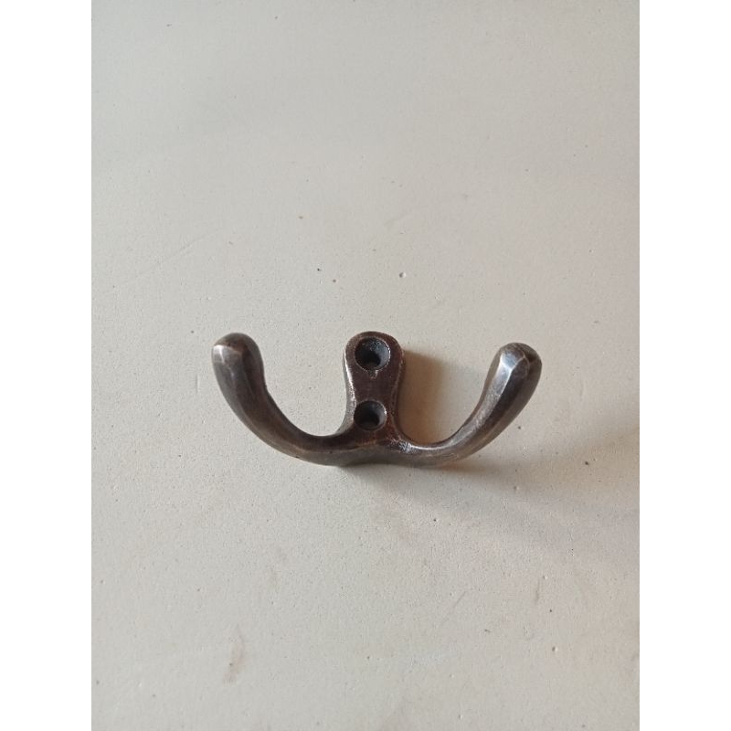 kapstok double hook Kuningan