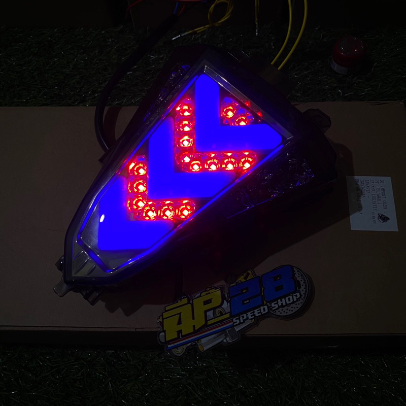 PAKET KOMPLIT LAMPU STOP BELAKANG PLUS SEIN LED YAMAHA R15 LAMA V2 MODEL 3 IN 1 / STOPLAMP BELAKANG R 15 V2 OLD PLUS SEN LED