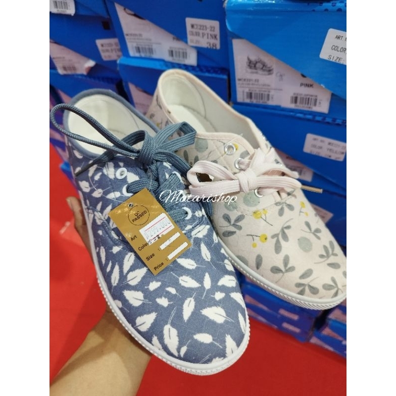 SEPATU SNEAKERS BUNGA WANITA BY YONGKI KOMALADI MATAHARI STORE