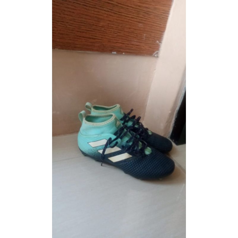 sepatu bola Adidas Ace 17.3