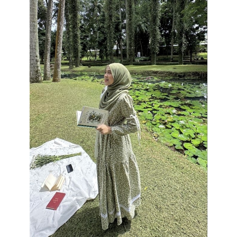 Alicia Vintage Dress by Studhijabstore