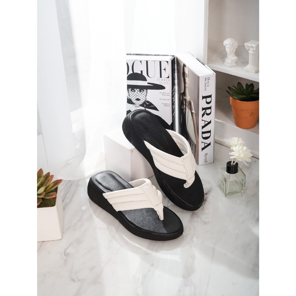 Sandal Wedges Wanita Model Jepit BJ 05