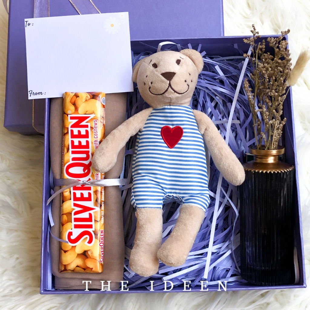 THE IDEEN - 009-01 HAMPERS UNGU CEWEK HIJAB SEGIEMPAT BABY BEAR DOLL VAS BUNGA FREE KARTU UCAPAN | GIFT SET HARD BOX PREMIUM AESTHETIC | KADO HARI GURU WISUDA GRADUATION ANNIVERSARY PERNIKAHAN ULANG TAHUN | BINGKISAN PARSEL SOUVENIR HADIAH WEDDING LEBARAN