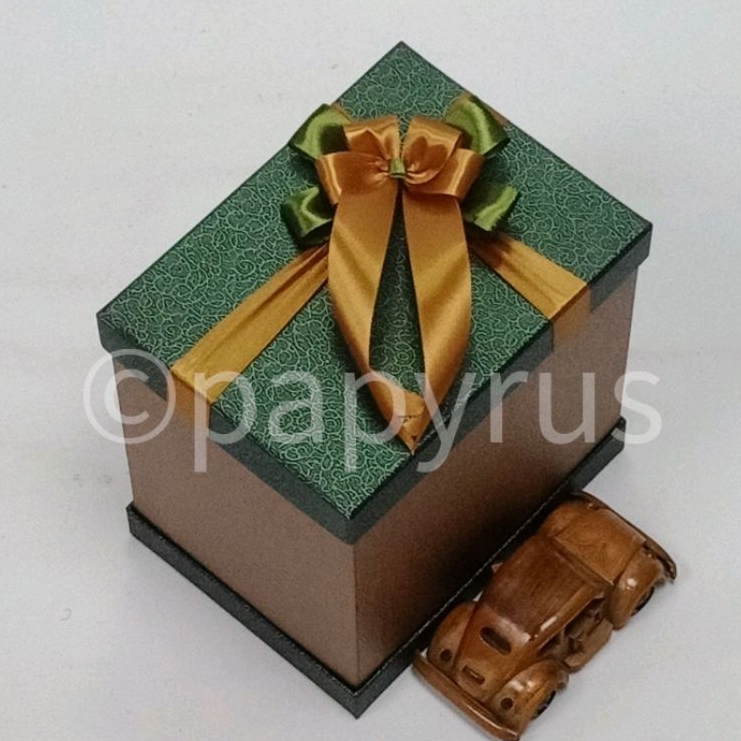 

PAPYRUS Sandwich 15x20 Tinggi 20cm Kotak Kado Gift Box