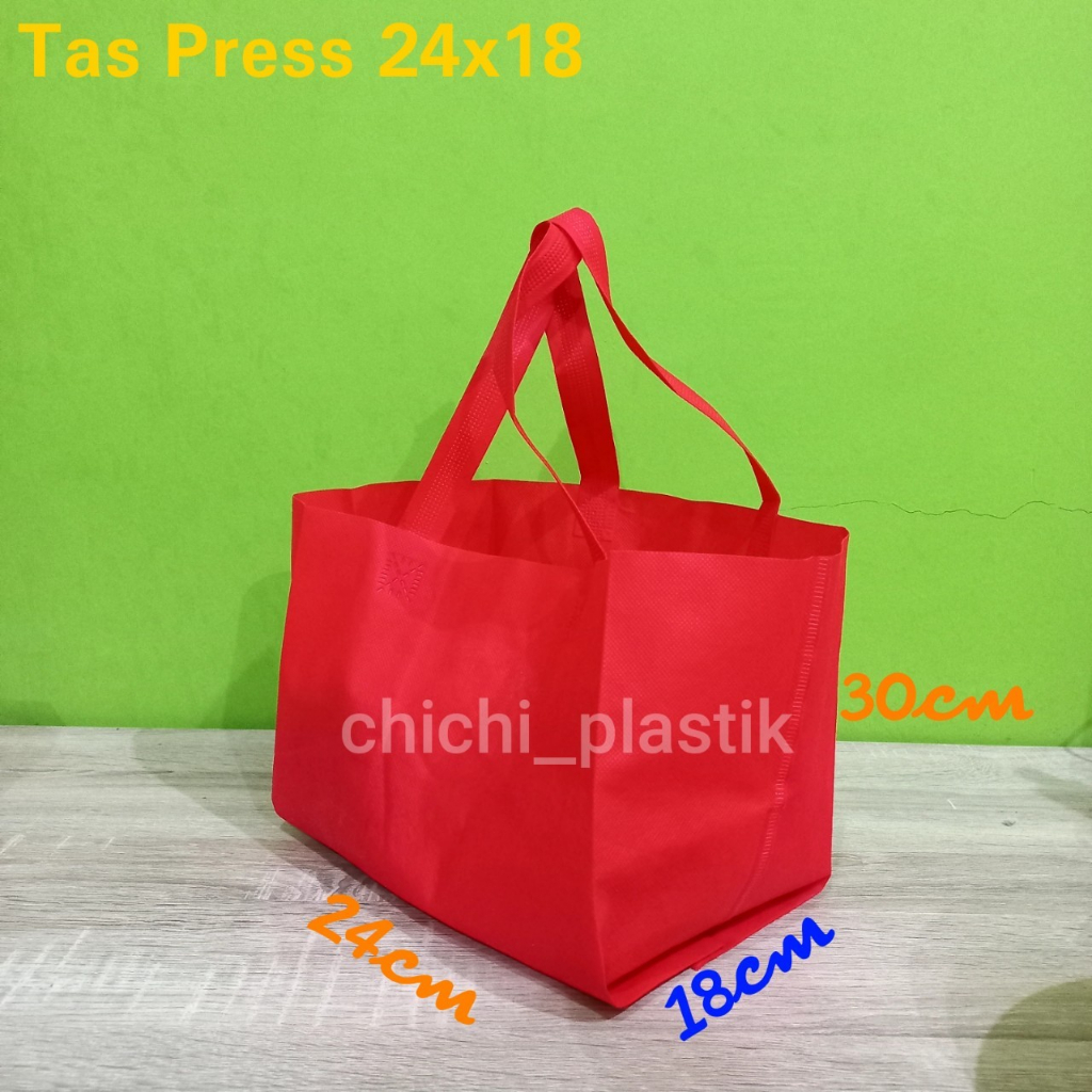 Tas press 24x18  kantong spunbond tas Kain / Goodie Bag Polos Tas Souvenir / Kantong Souvenir / tas hajatan 24x18x30