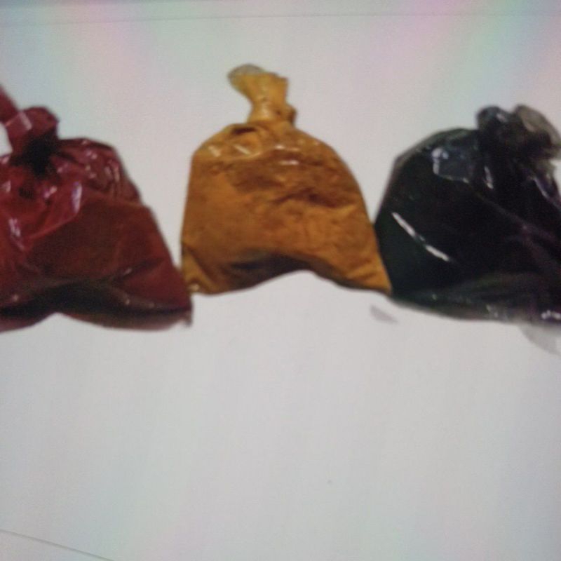 OKER  PEWARNA KAYU JATI FURNITUR TEPUNG SINGKUIT DEMPUL WARNA MERAH KUNING HITAM