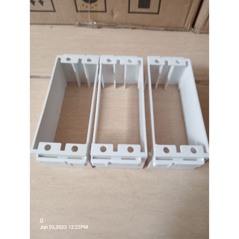 dudukan box splitter/dudukan splitter box