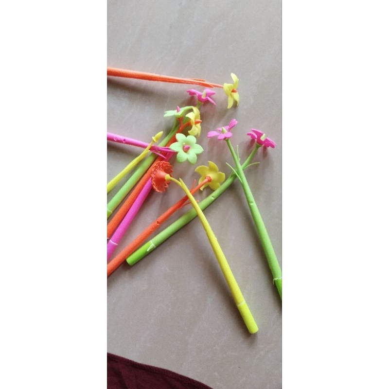 

PEN GEL/BOLPOIN KARAKTER/PULPEN GEL BENTUK BUNGA