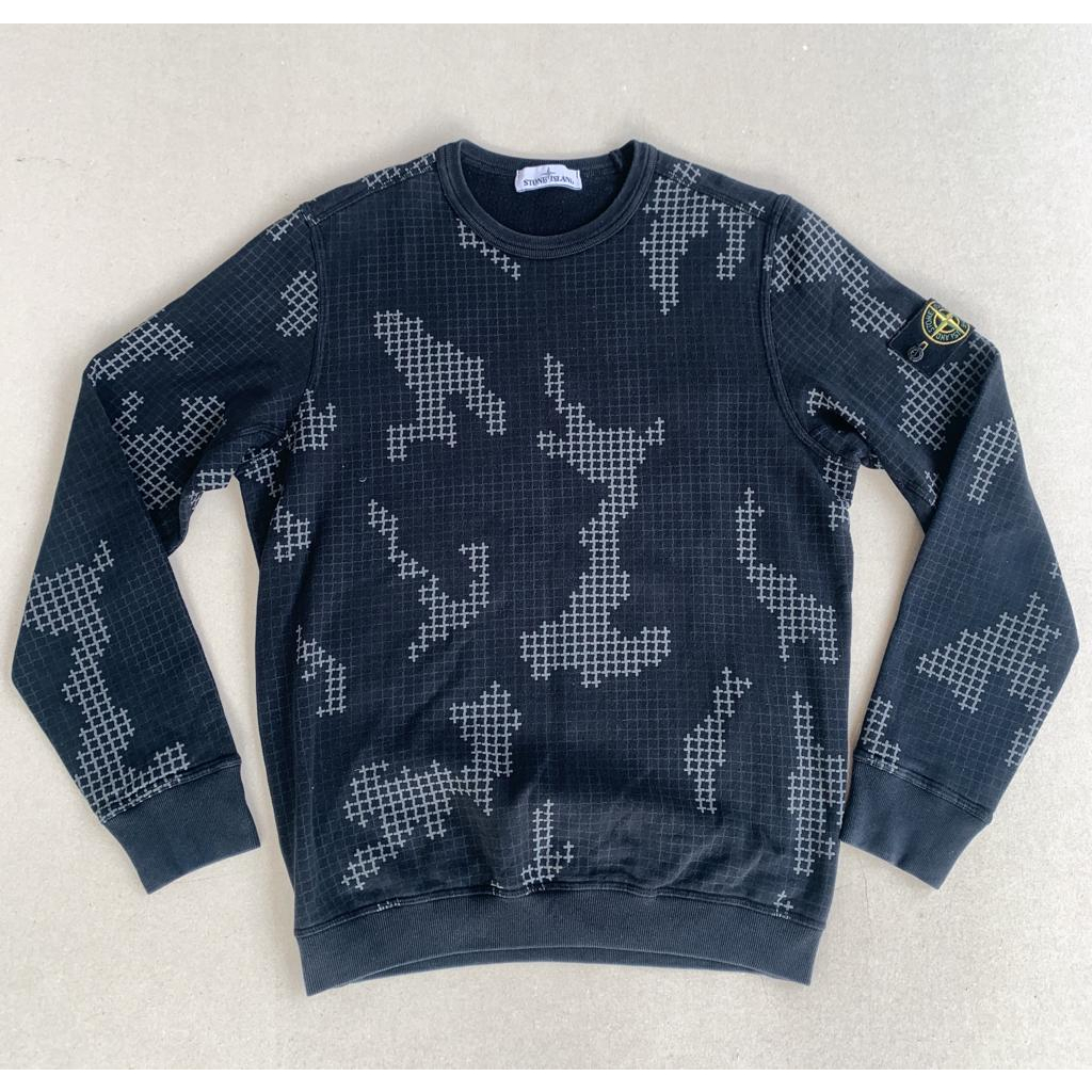 stone island crewneck grid camo